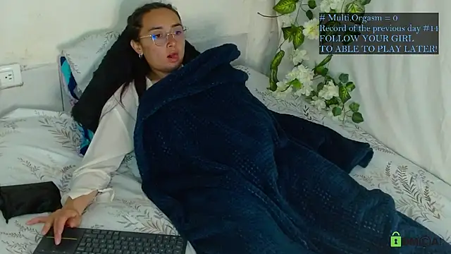 Hot Candy  online show from 23, 4, 2026