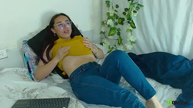 Hot Candy  online show from 5, 4, 2026