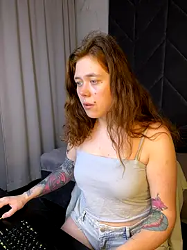 SophiePure online show from 29, 10, 2025