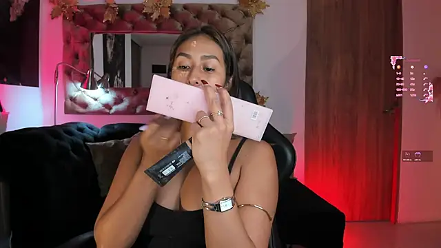 Snapshot of AmelyaMann chatting on 7, 5, 2026 AmelyaMann online show from 7, 5, 2026