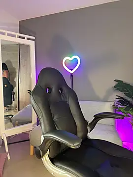 alina cruz online show from 15, 2, 2026