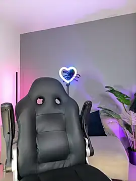 Snapshot of alina_cruz chatting on 15, 10, 2025 alina cruz online show from 15, 10, 2025