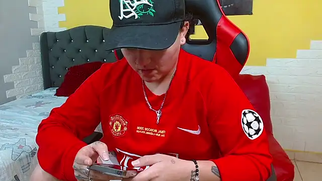 isabeautyx19 online show from 12, 2, 2026