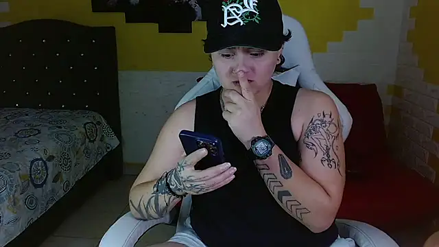 isabeautyx19 online show from 25, 3, 2026