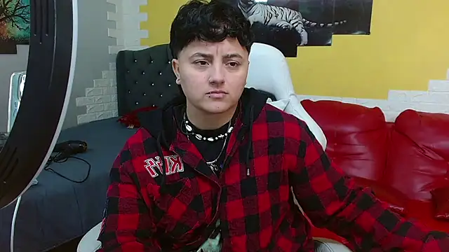 isabeautyx19 online show from 13, 4, 2026