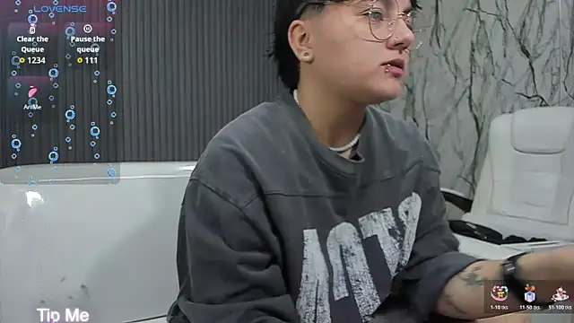 isabeautyx19 online show from 15, 12, 2025