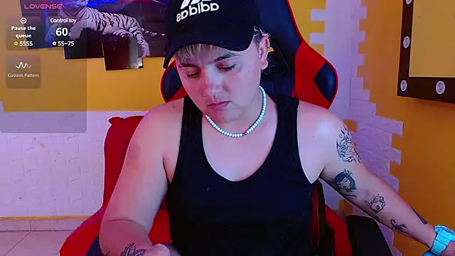 isabeautyx19 online show from 10, 3, 2025