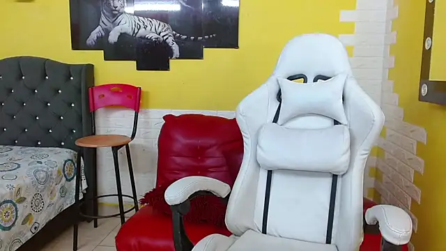 isabeautyx19 online show from 4, 4, 2026