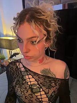 Snapshot of Bonnie_vega chatting on 4, 11, 2025 Bonnie vega online show from 4, 11, 2025