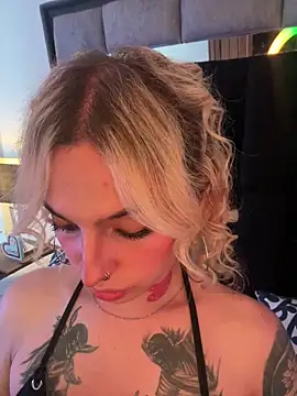 Snapshot of Bonnie_vega chatting on 18, 10, 2025 Bonnie vega online show from 18, 10, 2025