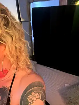 Snapshot of Bonnie_vega chatting on 28, 10, 2025 Bonnie vega online show from 28, 10, 2025