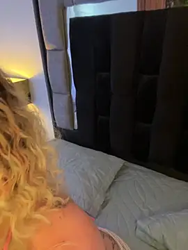 Snapshot of Bonnie_vega chatting on 5, 11, 2025 Bonnie vega online show from 5, 11, 2025