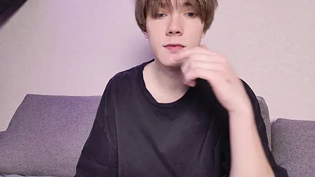 Snapshot of callmenineoneseven chatting on 18, 10, 2025 callmenineoneseven online show from 18, 10, 2025