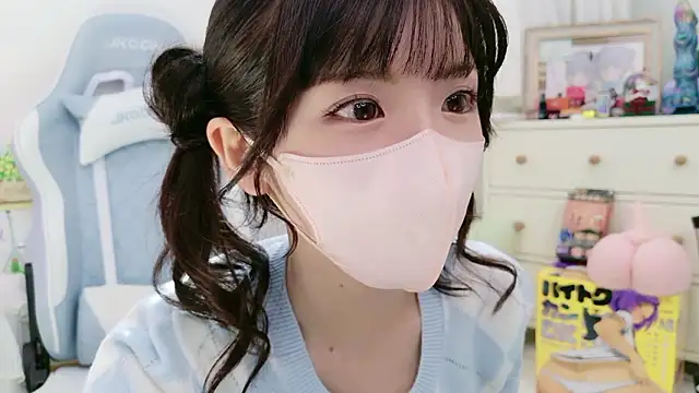 -minami- online show from 15, 11, 2025