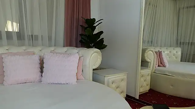 Snapshot of NinaCrystal1 chatting on 30, 5, 2026 NinaCrystal1 online show from 30, 5, 2026