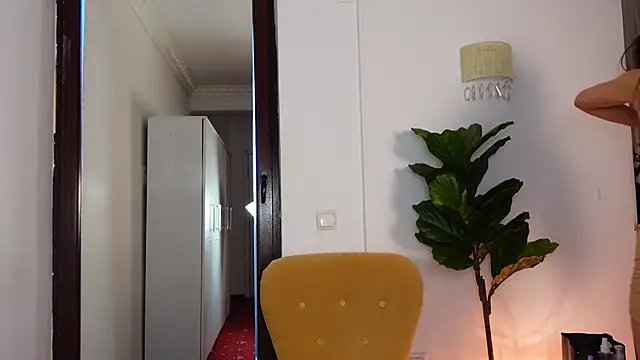 NinaCrystal1 online show from 9, 4, 2026