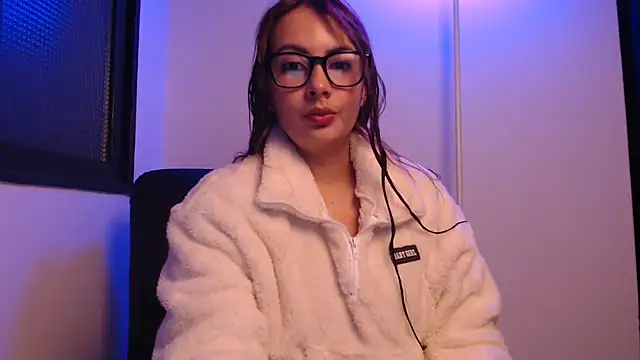 Snapshot of lalawhitte chatting on 28, 4, 2026 lalawhitte online show from 28, 4, 2026