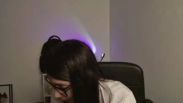 Snapshot of lalawhitte chatting on 4, 8, 2026 lalawhitte online show from 4, 8, 2026
