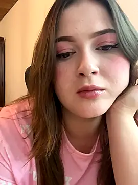 Snapshot of Kamilla_Loop chatting on 24, 10, 2025 Kamilla Loop online show from 24, 10, 2025