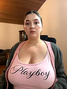 Snapshot of Kamilla_Loop chatting on 19, 11, 2025 Kamilla Loop online show from 19, 11, 2025