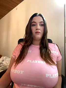 Snapshot of Kamilla_Loop chatting on 20, 10, 2025 Kamilla Loop online show from 20, 10, 2025