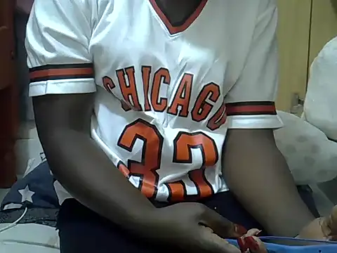 Snapshot of ebonyzoe chatting on 3, 6, 2026 ebonyzoe online show from 3, 6, 2026