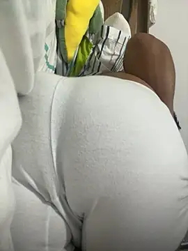 Snapshot of jahn2146 chatting on 17, 10, 2025 jahn2146 online show from 17, 10, 2025