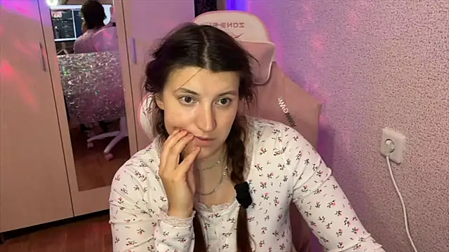 Katrin  kiss online show from 4, 2, 2026