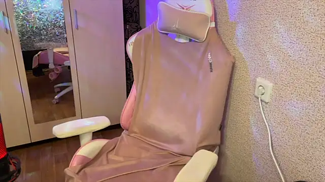 Katrin  kiss online show from 9, 2, 2026