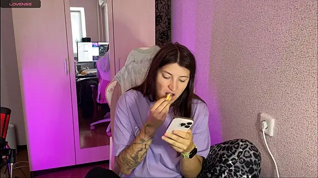 Katrin  kiss online show from 14, 9, 2025