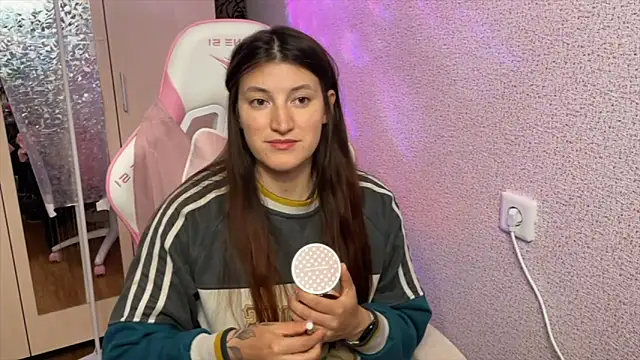 Snapshot of Katrin__kiss chatting on 3, 5, 2026 Katrin kiss online show from 3, 5, 2026