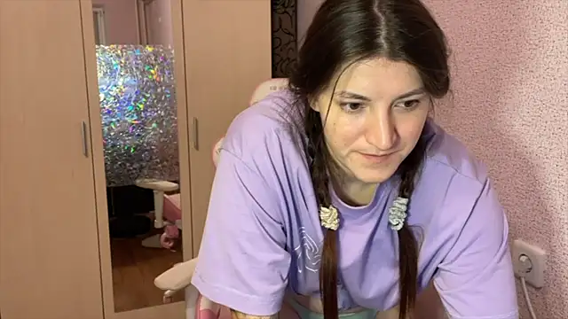 Katrin  kiss online show from 4, 3, 2026