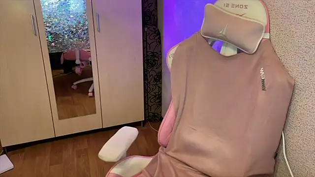 Katrin  kiss online show from 3, 2, 2026