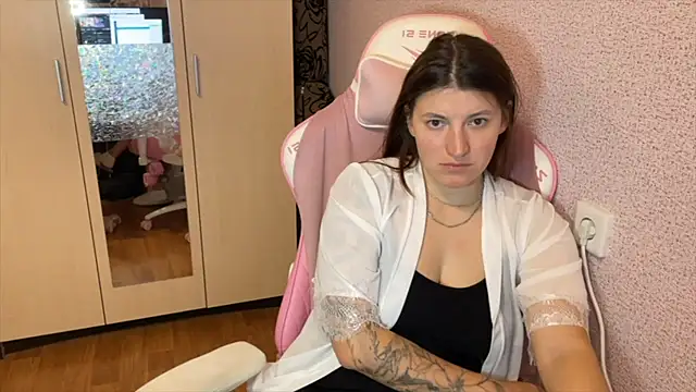 Katrin  kiss online show from 19, 3, 2026