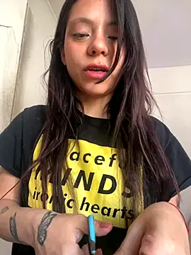Snapshot of melisabunnny chatting on 22, 9, 2025 melisabunnny online show from 22, 9, 2025