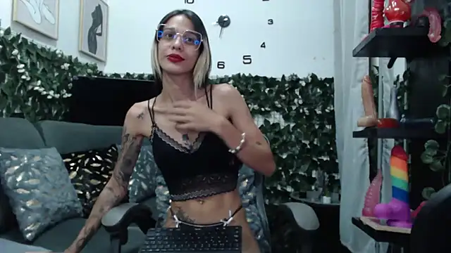 natasha squirt28 online show from 17, 5, 2026