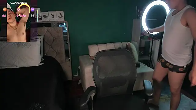Snapshot of Brat_ chatting on 4, 10, 2025 Brat online show from 4, 10, 2025
