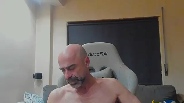 Snapshot of Bicopflirt chatting on 16, 6, 2026 Bicopflirt online show from 16, 6, 2026