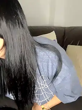 Snapshot of ReiyaRey chatting on 4, 11, 2025 ReiyaRey online show from 4, 11, 2025