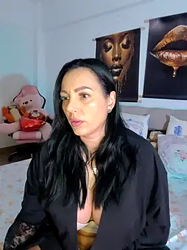 ReiyaRey online show from 2, 4, 2026