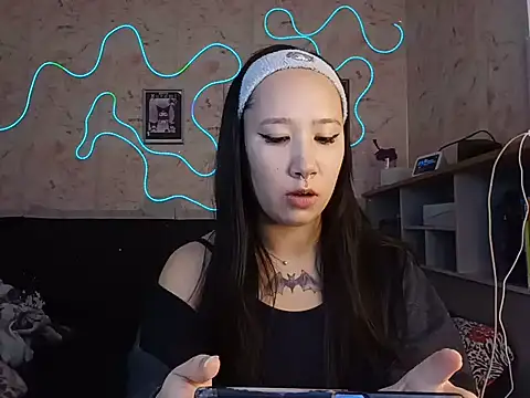 Japabaixinha online show from 11, 6, 2026