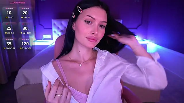 Snapshot of MilaSecrett chatting on 3, 12, 2025 MilaSecrett online show from 3, 12, 2025