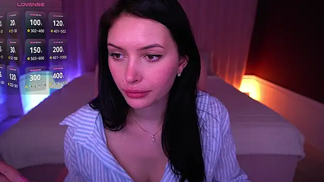 Snapshot of MilaSecrett chatting on 2, 11, 2025 MilaSecrett online show from 2, 11, 2025