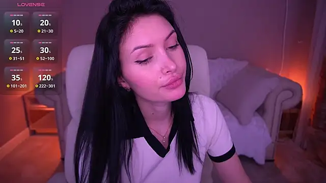 Snapshot of MilaSecrett chatting on 23, 11, 2025 MilaSecrett online show from 23, 11, 2025