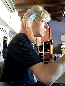 Snapshot of gala2 chatting on 4, 5, 2026 gala2 online show from 4, 5, 2026