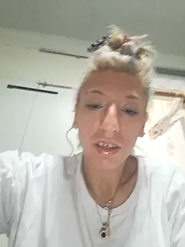 Snapshot of gala2 chatting on 5, 5, 2026 gala2 online show from 5, 5, 2026