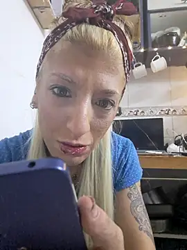 Snapshot of gala2 chatting on 30, 4, 2026 gala2 online show from 30, 4, 2026