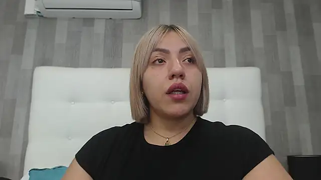 Snapshot of LeahMillerr chatting on 16, 10, 2025 LeahMillerr online show from 16, 10, 2025