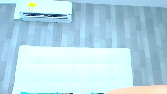 Snapshot of LeahMillerr chatting on 12, 9, 2025 LeahMillerr online show from 12, 9, 2025