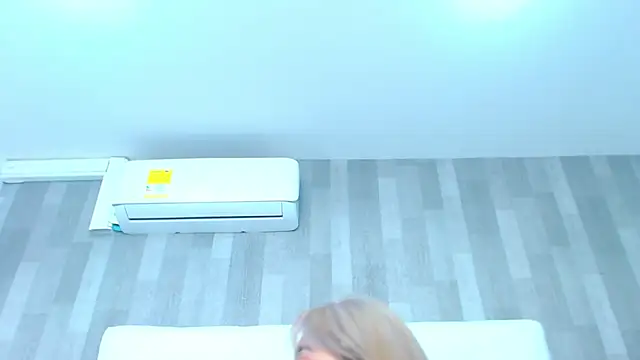 Snapshot of LeahMillerr chatting on 1, 10, 2025 LeahMillerr online show from 1, 10, 2025